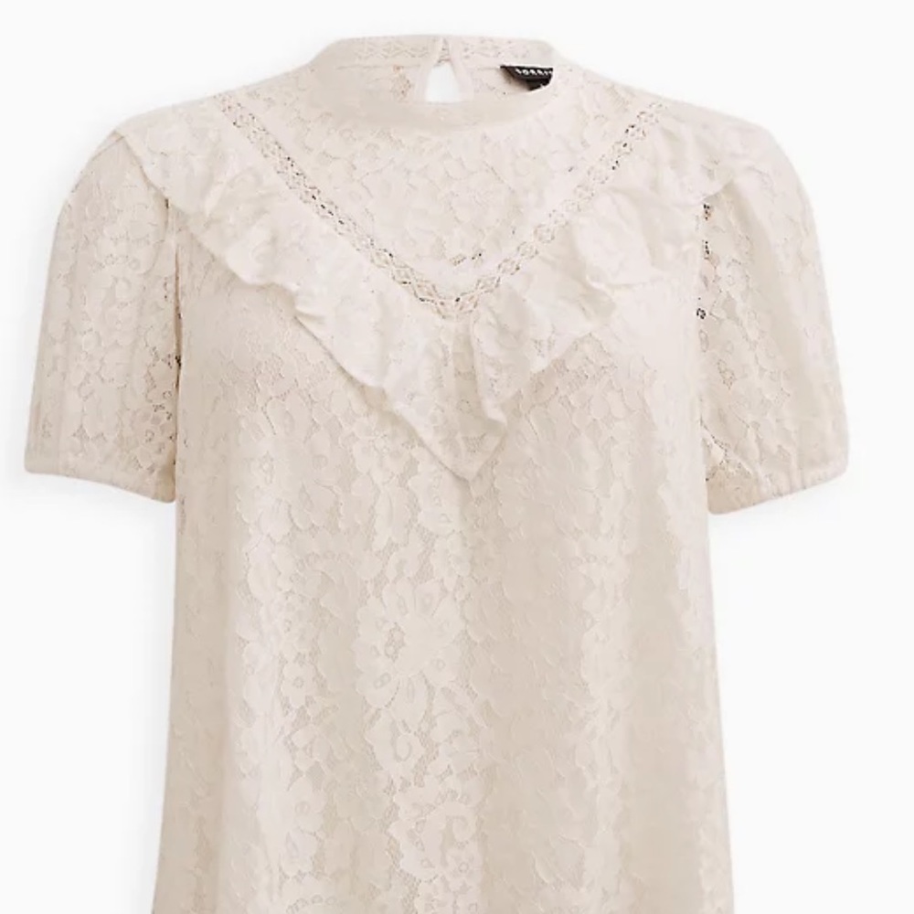 TORRID IVORY LACE RUFFLE DETAIL TOP - Picture 4 of 4